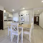 Atico Quintana I - Con Terraza, Vistas A La Ciudad, En El Centro, Con Wifi Y Garaje Apartmán