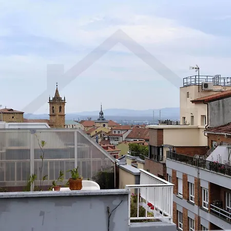 Atico Quintana I - Con Terraza, Vistas A La Ciudad, En El Centro, Con Wifi Y Garaje Apartmán