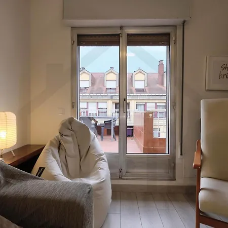 Atico Quintana I - Con Terraza, Vistas A La Ciudad, En El Centro, Con Wifi Y Garaje