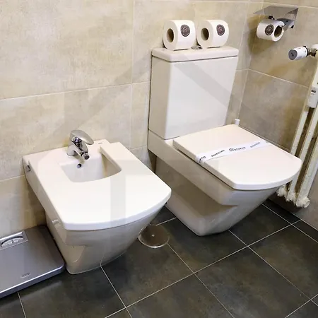 Atico Quintana I - Con Terraza, Vistas A La Ciudad, En El Centro, Con Wifi Y Garaje *