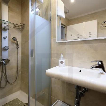 Atico Quintana I - Con Terraza, Vistas A La Ciudad, En El Centro, Con Wifi Y Garaje Apartment *